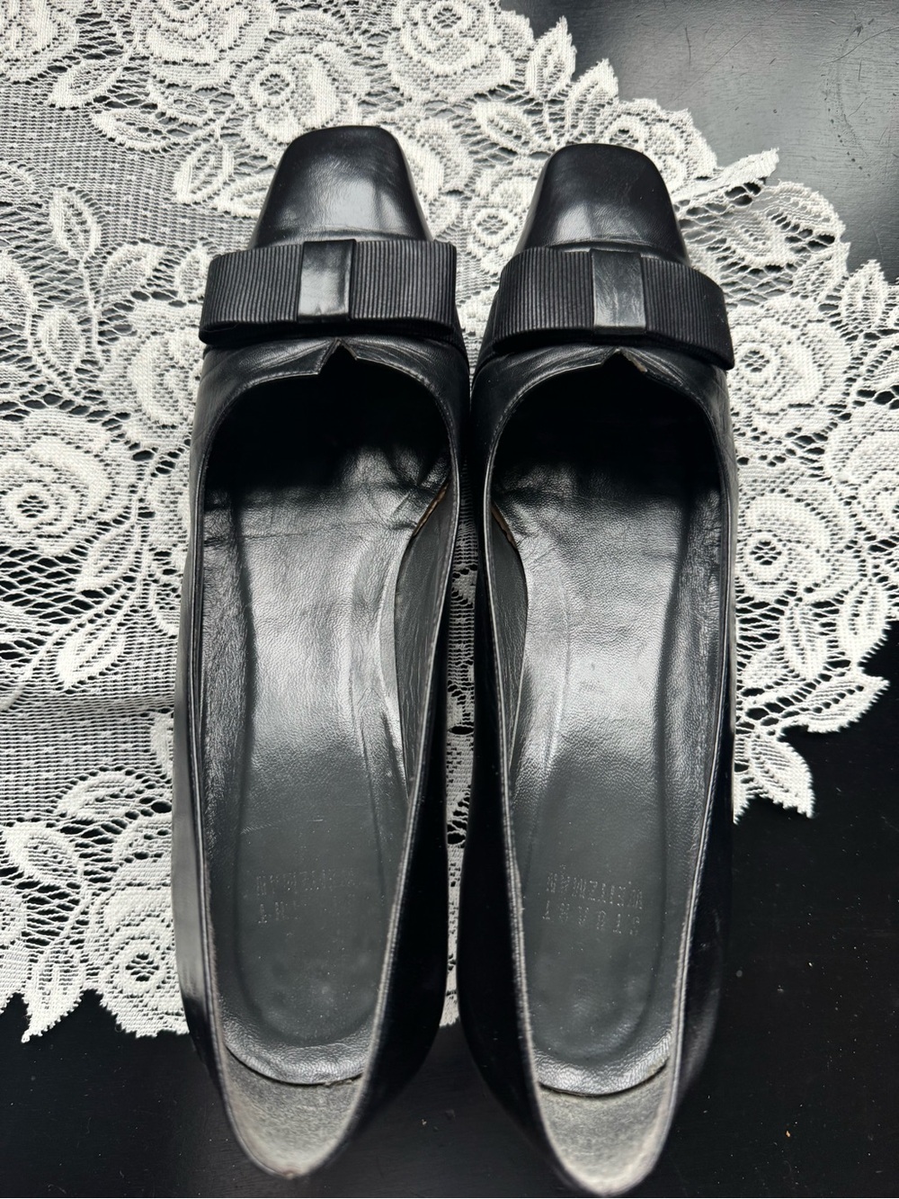 Stuart Weitzman Women's Bow-Accent Soft Patent Leather Slip-on Pumps - Picture 7 of 9
